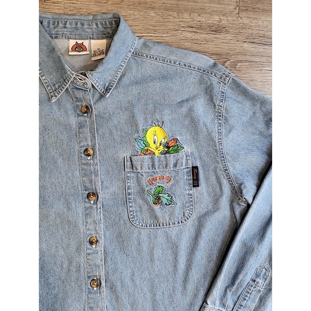 LOONEY TUNES shirt medium tweety denim embroidered 90s cartooncore vintage